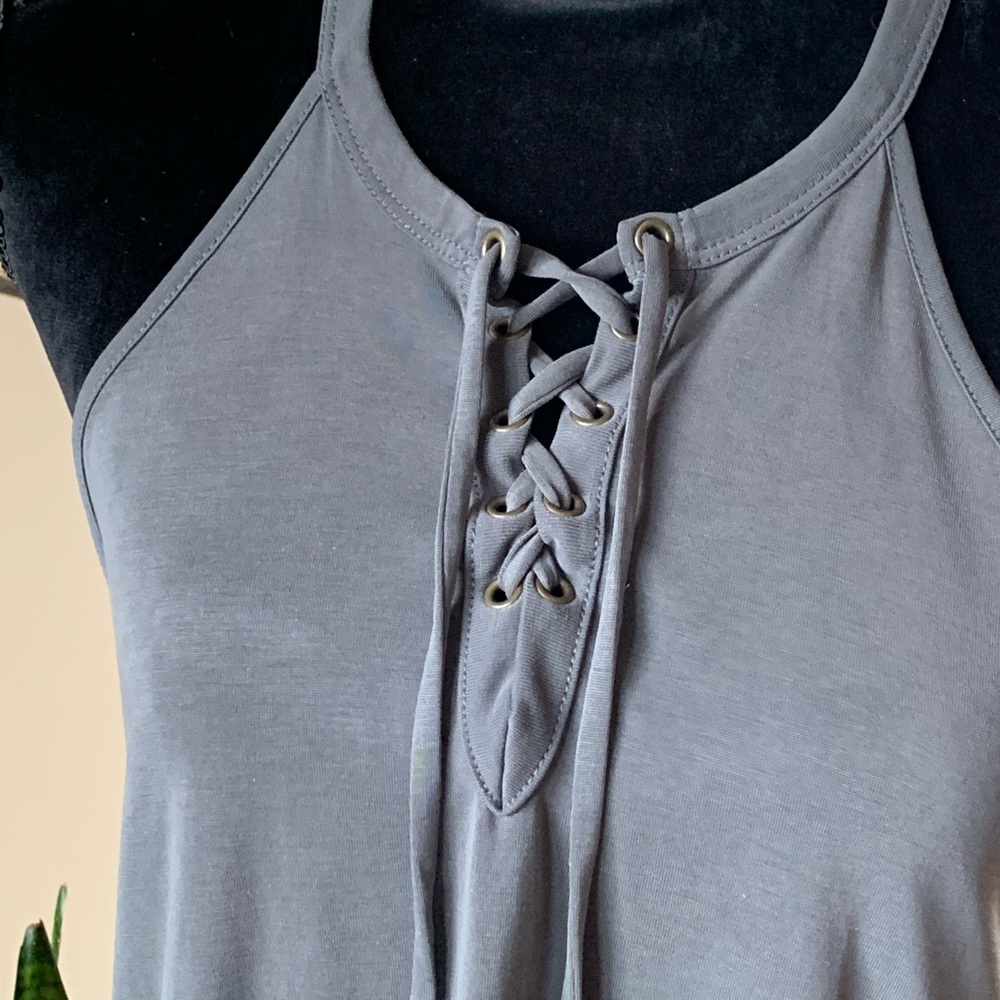 Lattice tie front high neck tank forever 21 - Picture 2 of 2